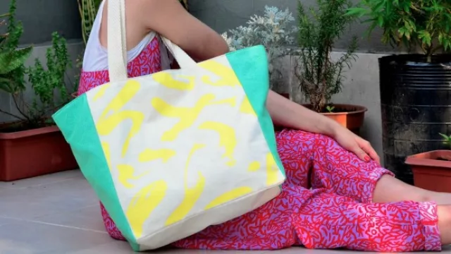 Las nuevas ecobolsas para usar a diario como una cartera. De lona hecha por Puna. 