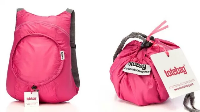 Una mochila totebag de esa marca.