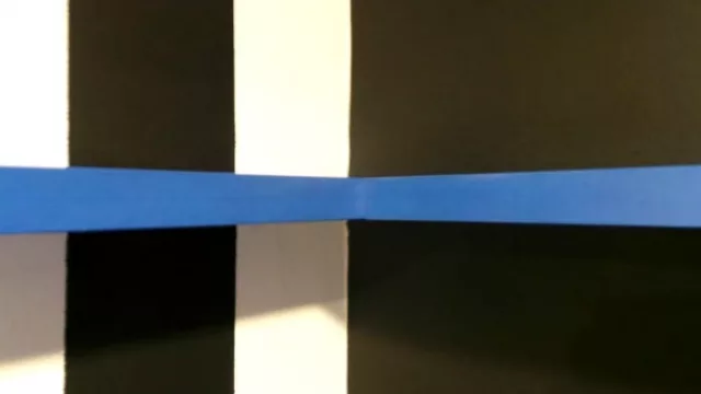  El tono de color le aporta un toque de diversión a un escenario lúgubre.