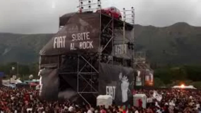 Alto en el cielo. Fiat ubicó al Nuevo Palio en lo más alto del festival. La empresa puso más de $ 800.000 para el sponsoreo.