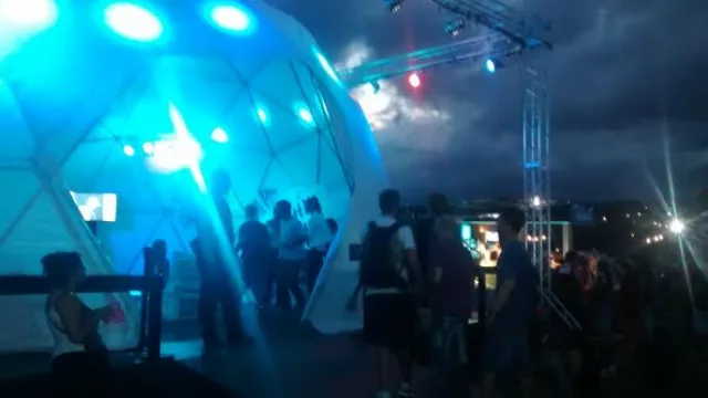 Para los fumadores, Philip Morris había armado un domo especial.