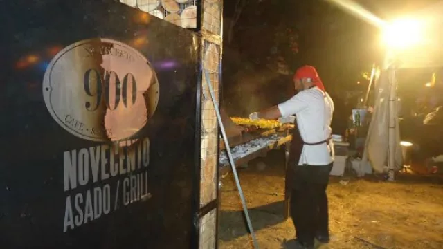 El exquisito catering de Novecento sirvió para recuperar fuerzas entre show y show.