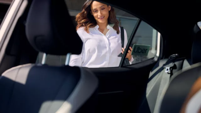 Uber Mujeres ya opera en 11 ciudades y es un éxito en Córdoba (donde los choferes obligan a sentarse adelante)