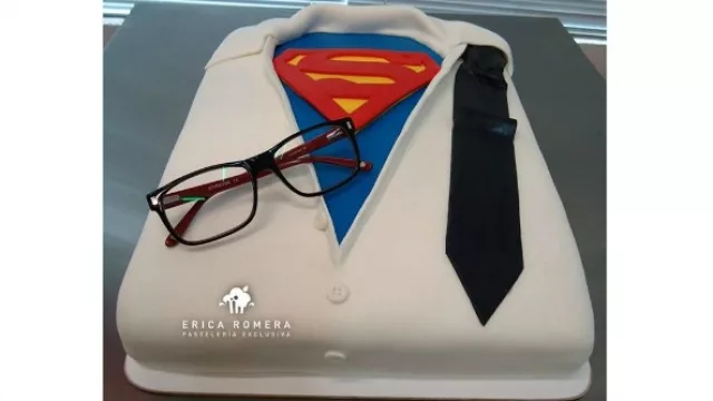 No es un pájaro, no es un avión…