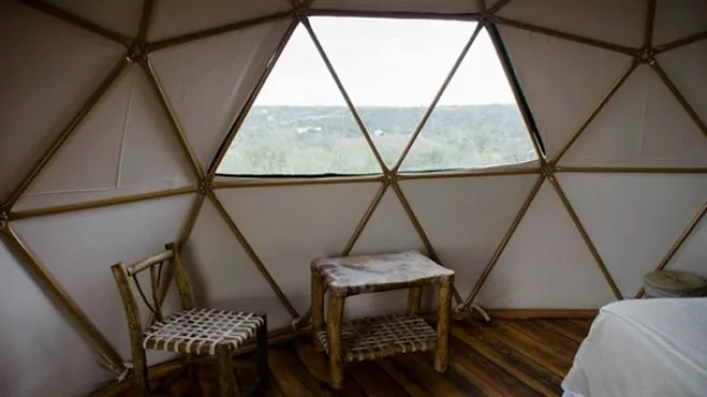 El mobiliario data de 100 años y fue restaurado.