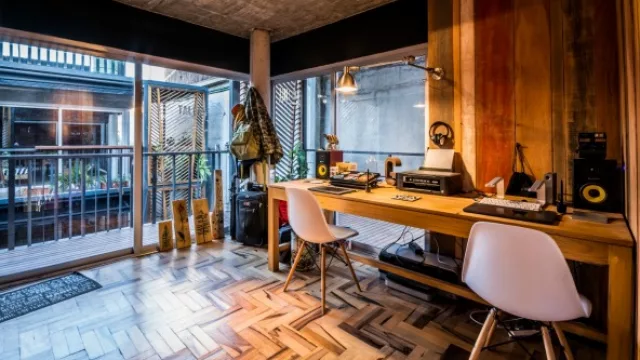 Todas las viviendas dan al patio central.