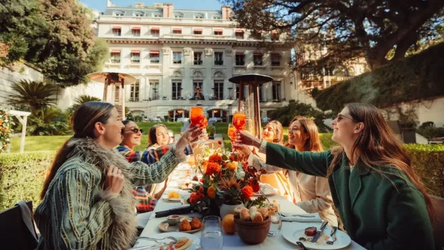 Aperol redefine el ritual: chau sunset, hola "rayito de sol" y brunch al aire libre (en Córdoba, se suman La Capke y Brunchería)