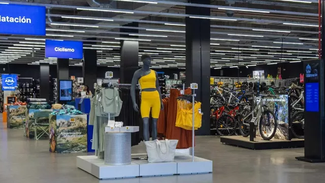 Cuenta regresiva: Decathlon le puso fecha a su apertura en Nuevocentro Shopping (2.500 m2, self check-out y marcas propias)