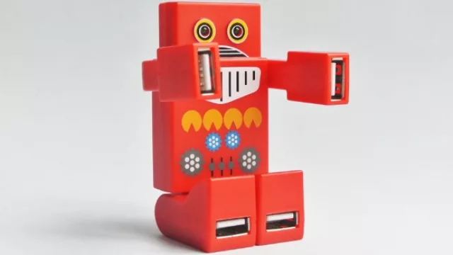 Retro Robot USB HUB, un multipuerto con forma de robot. Disponible en The Bugplanet Store a $ 130.