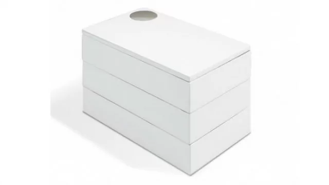 Spindle, se descubren los compartimentos en distintos niveles pero guarda la estética minimalista cuando se cierra. 