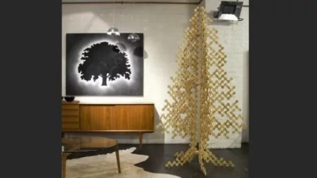 Un árbol de MDF para armar, disponible a la venta online.