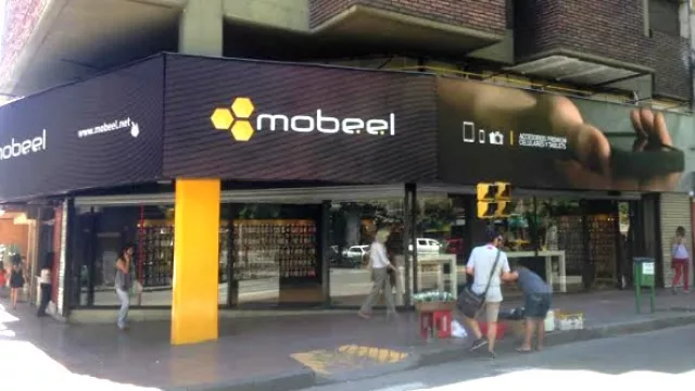 Mobeel Accesorios, el nuevo inquilino de Obispo Trejo y San Juan