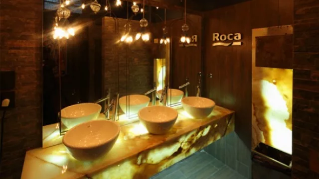 Baños públicos, Espacio #24 en Casa FOA. 