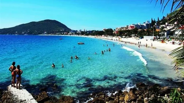 Los chárters de verano, esa categoría en extinción (sólo uno a Floripa)