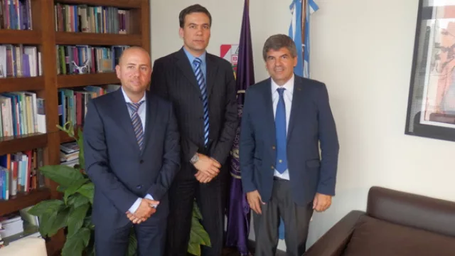 No quiere que las universidades sean centros de propaganda oficialista