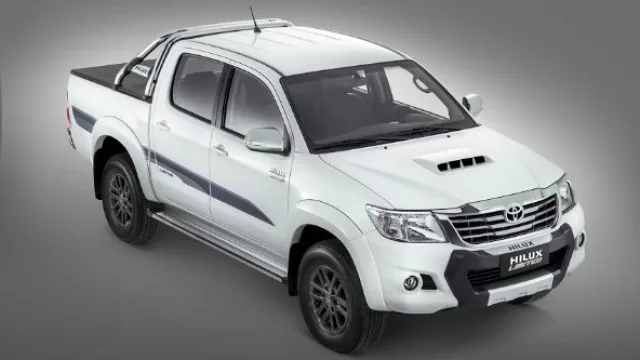 La nueva Hilux Limited... por delante...