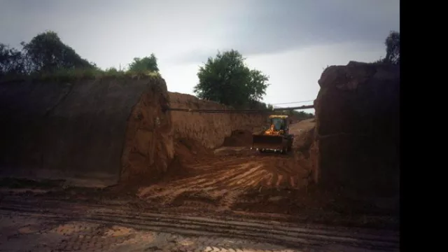 Comp diario Obras Docta : Las obras de acceso a Docta en la autopista Córdoba-Carlos Paz.