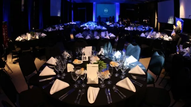 InfoNegocios de etiqueta negra