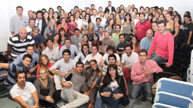 E + E, casi todo un año capacitando (casi 8.200 horas de formación académica)