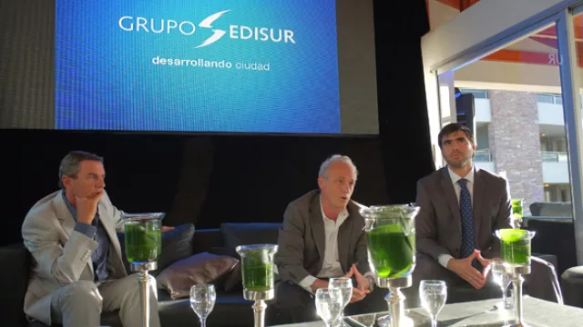 Los socios de Edisir, Ruben Beccacece, Fernando Reyna y, junto al gerente comercial de la firma, Sebastián Rivero, se encargaron de la presentación del proyecto a la prensa.