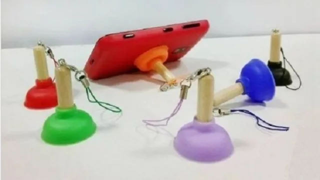 Gadget ingenioso como esta sopapa para sostener el celular se torna a veces necesario.