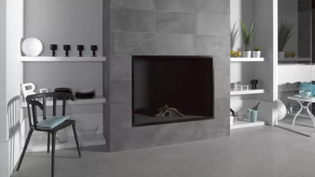 No sólo para pisos -claro- se crea una nueva dimensión cuando los cerámicos continúan la línea en la pared.