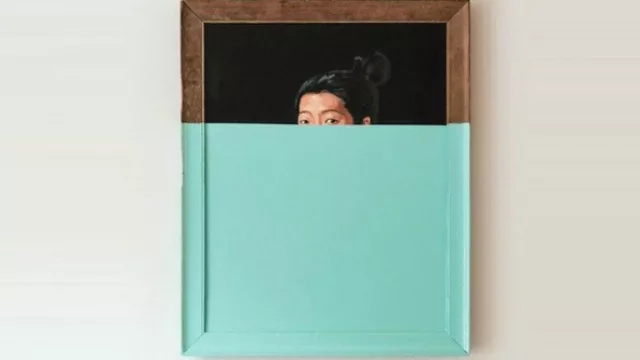 El estilo sumergido al extremo: una obra de arte cubierta al 80%.