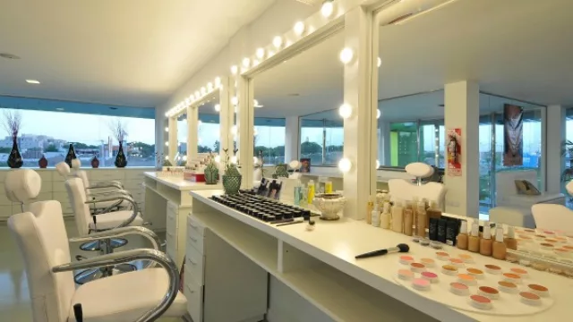 Multifarma se pone linda: instala salón de belleza en la farmacia