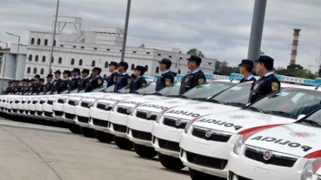 Los &#39;&#39;azules&#39;&#39; suman 520 móviles (135 Clio, 30 Fluence, 115 Siena, 110 Amarok 5 y 130 motos)