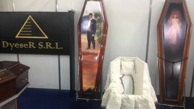 Cajones personalizados con lo que el cliente desee: un gaucho o Jesús.