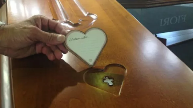 Ahora se pueden escribir las últimas palabras y llevarse un dije.