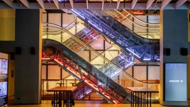 Casa Seat, un espacio de marca que convoca a 80.000 personas / año (café, restaurante, coworking y más)