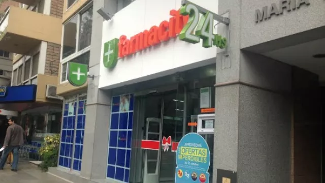...donde antes funcionaba un local de Farmacity, al que mudaron unos pocos metros más adelante.