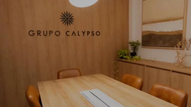Grupo Calypso apuesta al mercado plateado con opciones contra la “pandemia de la soledad” (inaugura oficinas en “su barrio”)