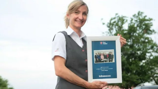 Paola Bergero representando a LAN, una de las nominadas para Mejor Línea Aérea.