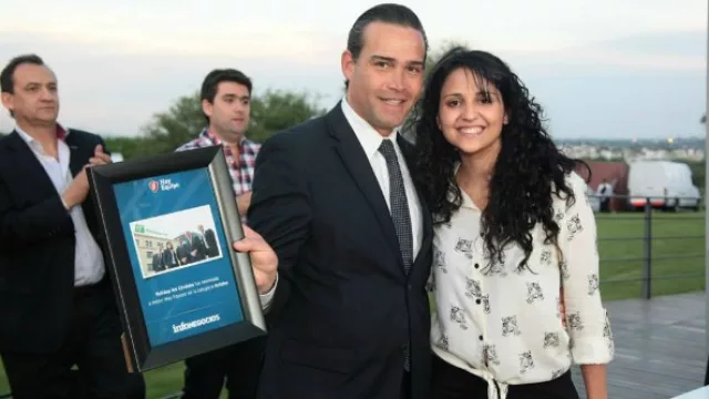 Holiday Inn representado con Erik Debarre como empresa nominada por la categoría Hoteles.