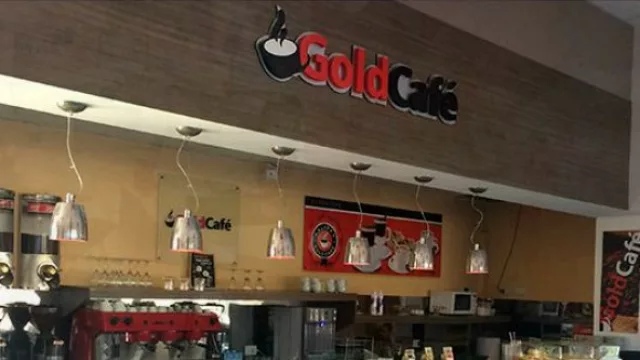 Gold Café llega a la media docena de locales (uno en BUE) y tendrá su propio tostadero