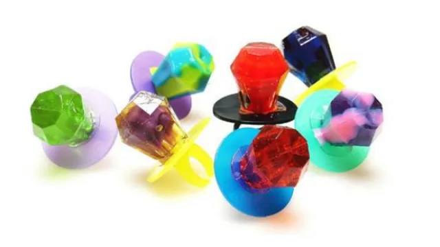 El clásico anillo para chuparte los dedos, Ring Pop.