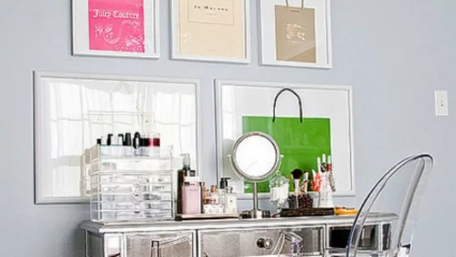 No sólo se enmarcan imágenes: es motivo de “admiración” cualquier elemento, como por ejemplo bolsas de compras.