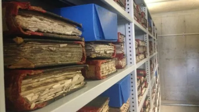 Hay archivos desde el año 1574.