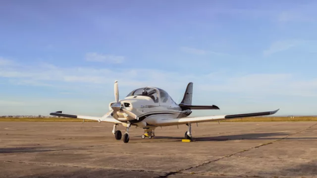 FAdeA y ANAC firmaron un convenio para modernizar la aviación civil argentina (la fábrica cordobesa suma otro acuerdo estratégico en lo que va del año)