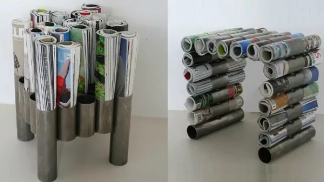 Revisteros de acero que, con las revistas del mismo tamaño completas, hacen de banco. Diseño de Spluss, disponible online.