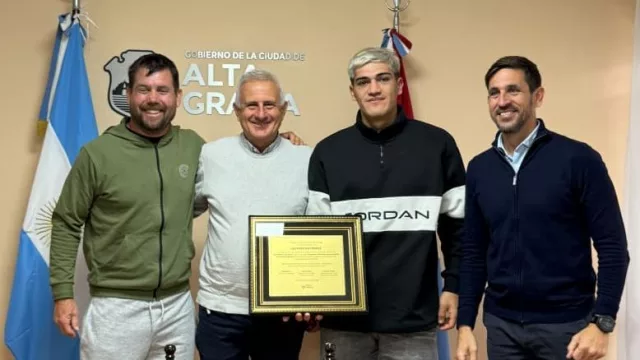 Lautaro Gutiérrez fue reconocido por el municipio por su histórico logro junto a Belgrano (Campeón Torneo Apertura 2026)