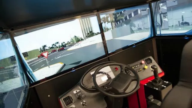 Cedac ya instaló el equipo para la evaluación, capacitación y formación de conductores profesionales de camiones y colectivos. 