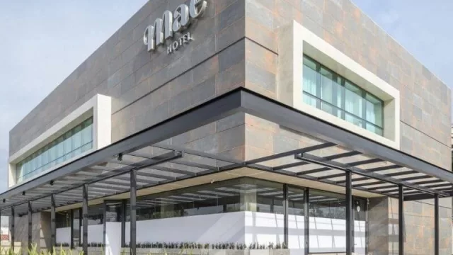 El hotel "arriba" de IDA tiene fecha de apertura (se llama MAE y llega justo cuando muchos se fueron)