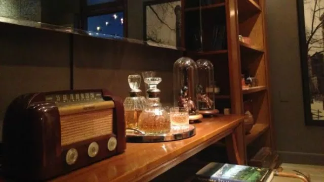  La yuxtaposición entre elementos antiguos y tecnología de alta gama.