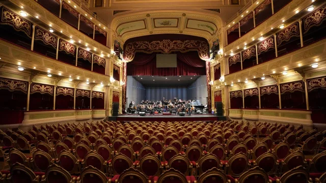El Teatro Libertador se viste de luces (y “tunga-tunga”): llega la primera Gala del Cuarteto (recién declarado Patrimonio de la Humanidad)