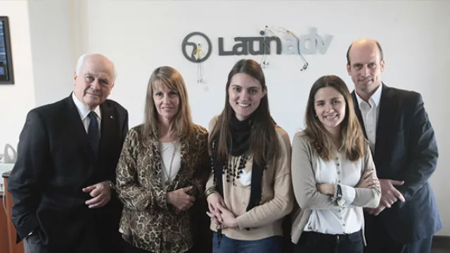 El equipo de Latinadv