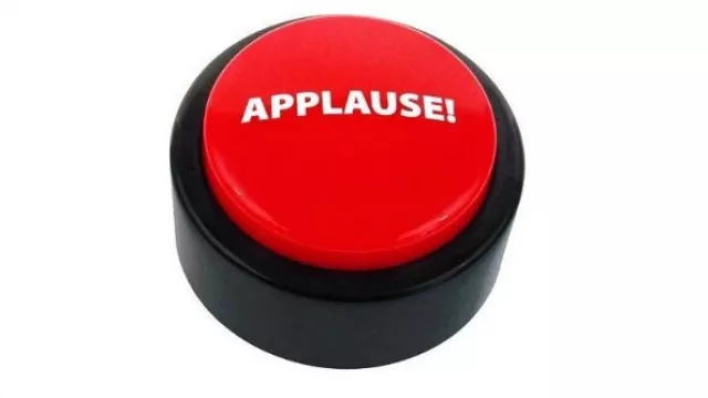 Cuanto te nieguen los aplausos...