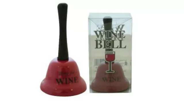 Y la más analógica: la campana que anuncia la hora del vino. 